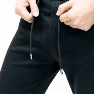 KASPER men's fleece sweatpants, the epitome of comfort and style.